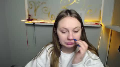 Snapshot of luizaheems_ chatting on December 9, 11:15 am Luiza online show from December 9, 11:15 am