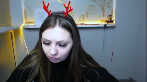 Snapshot of luizaheems_ chatting on December 23, 11:25 am Luiza online show from December 23, 11:25 am