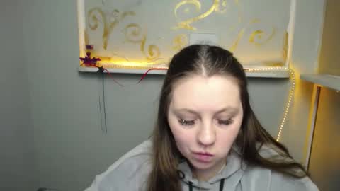 Snapshot of luizaheems_ chatting on February 4, 10:32 am Luiza online show from February 4, 10:32 am