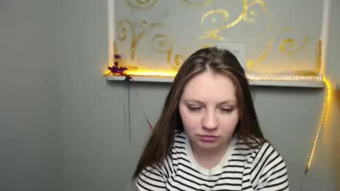 Snapshot of luizaheems_ chatting on February 16, 9:37 am Luiza online show from February 16, 9:37 am