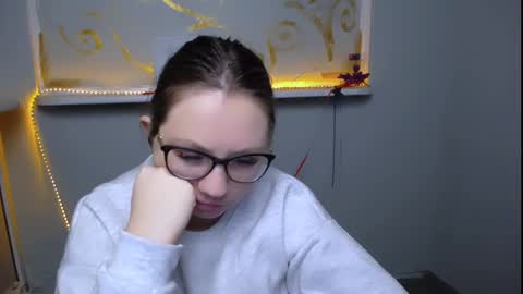 Snapshot of luizaheems_ chatting on February 17, 7:37 am Luiza online show from February 17, 7:37 am