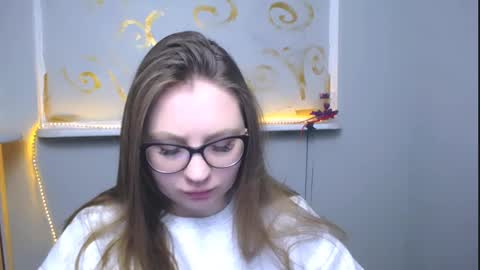 Snapshot of luizaheems_ chatting on February 18, 9:10 am Luiza online show from February 18, 9:10 am