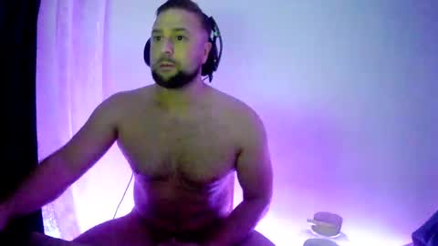 Snapshot of luk_me chatting on December 21, 6:12 pm luk_me online show from December 21, 6:12 pm