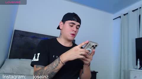 Snapshot of luka_castlehot chatting on October 16, 4:35 am Luka Castle online show from October 16, 4:35 am