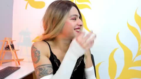 Snapshot of lukacastillo chatting on October 22, 9:14 pm Luka Castillo online show from October 22, 9:14 pm