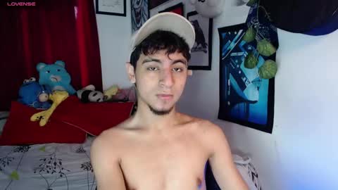 Snapshot of lukas_cum chatting on December 2, 4:46 pm lukas online show from December 2, 4:46 pm