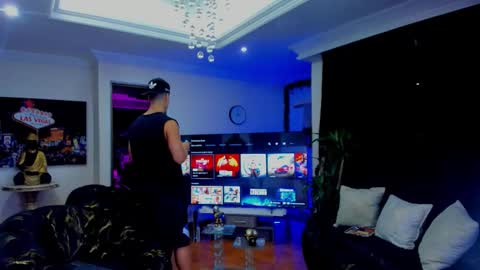 Lukas Green online show from December 3, 8:00 am