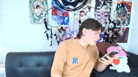 Snapshot of lukashollow chatting on October 18, 7:03 pm lukas 3 online show from October 18, 7:03 pm