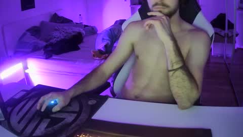 Snapshot of lukasschoetz chatting on January 29, 5:02 pm lukasschoetz online show from January 29, 5:02 pm