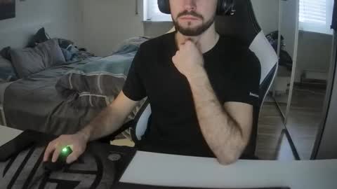 Snapshot of lukasschoetz chatting on February 11, 11:54 am lukasschoetz online show from February 11, 11:54 am