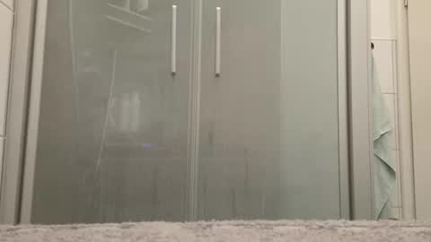 Snapshot of lukasschoetz chatting on September 24, 4:32 pm lukasschoetz online show from September 24, 4:32 pm