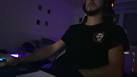 Snapshot of lukasschoetz chatting on September 29, 9:19 pm lukasschoetz online show from September 29, 9:19 pm