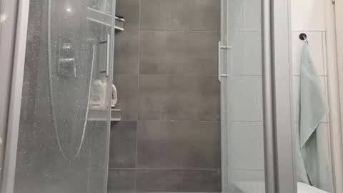 Snapshot of lukasschoetz chatting on November 17, 5:41 pm lukasschoetz online show from November 17, 5:41 pm