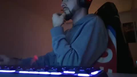 Snapshot of lukasschoetz chatting on January 12, 7:30 pm lukasschoetz online show from January 12, 7:30 pm