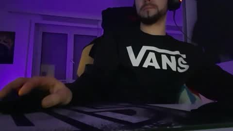 Snapshot of lukasschoetz chatting on February 15, 6:37 pm lukasschoetz online show from February 15, 6:37 pm