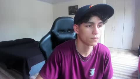 Snapshot of luke_chill chatting on June 20, 7:27 pm Luke online show from June 20, 7:27 pm