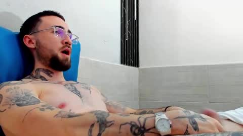 Snapshot of luke_davis01 chatting on February 14, 2:02 pm LUKE online show from February 14, 2:02 pm