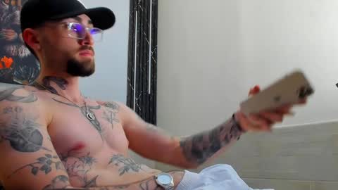 Snapshot of luke_davis01 chatting on February 15, 4:45 pm LUKE online show from February 15, 4:45 pm