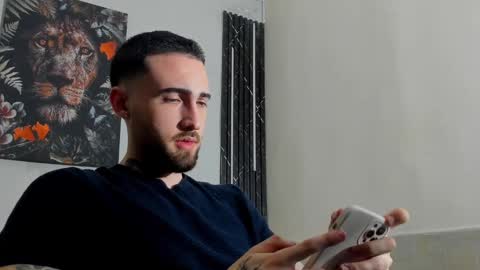 Snapshot of luke_davis01 chatting on February 25, 1:28 pm LUKE online show from February 25, 1:28 pm