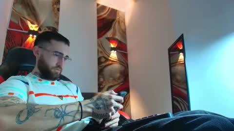 Snapshot of luke_davis01 chatting on September 29, 1:16 pm LUKE online show from September 29, 1:16 pm