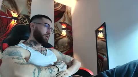 Snapshot of luke_davis01 chatting on September 30, 1:27 pm LUKE online show from September 30, 1:27 pm