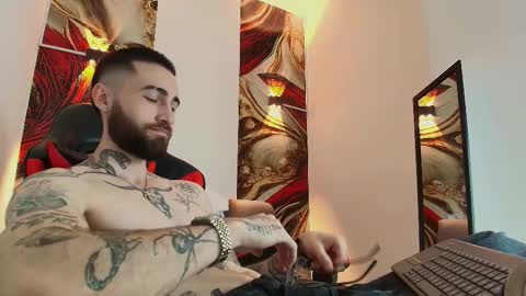 Snapshot of luke_davis01 chatting on October 10, 1:32 pm LUKE online show from October 10, 1:32 pm