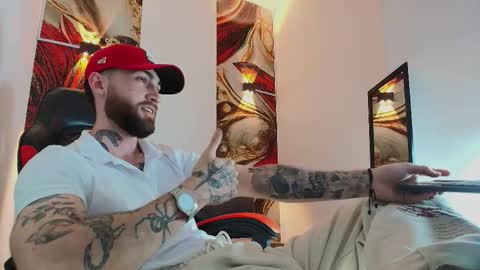 Snapshot of luke_davis01 chatting on November 8, 1:00 pm LUKE online show from November 8, 1:00 pm