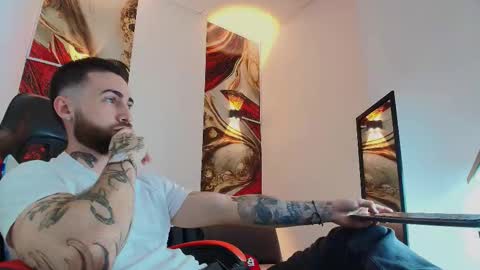 Snapshot of luke_davis01 chatting on November 11, 1:22 pm LUKE online show from November 11, 1:22 pm