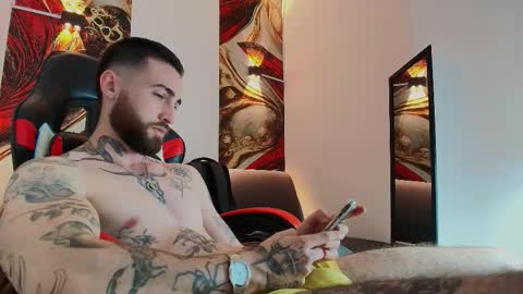 Snapshot of luke_davis01 chatting on November 13, 1:10 pm LUKE online show from November 13, 1:10 pm