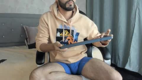 Snapshot of luke_diaz7 chatting on February 6, 12:00 am luke diaz7 online show from February 6, 12:00 am