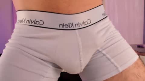 Snapshot of luke_diaz7 chatting on February 10, 5:25 am luke diaz7 online show from February 10, 5:25 am