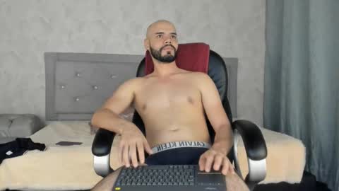 Snapshot of luke_diaz7 chatting on February 11, 12:38 am luke diaz7 online show from February 11, 12:38 am