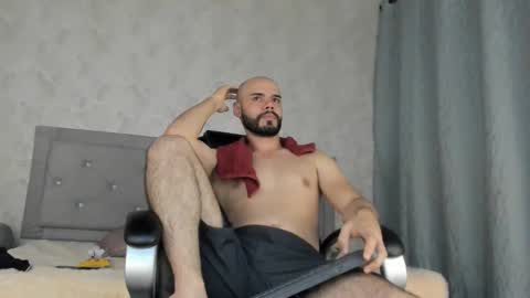 Snapshot of luke_diaz7 chatting on February 11, 3:40 am luke diaz7 online show from February 11, 3:40 am