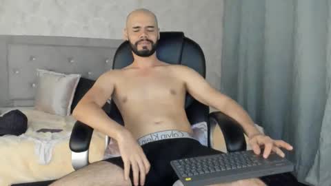 Snapshot of luke_diaz7 chatting on February 12, 12:58 am luke diaz7 online show from February 12, 12:58 am