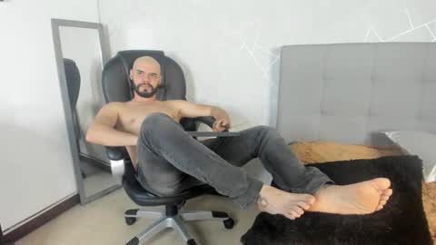 Snapshot of luke_diaz7 chatting on February 13, 11:26 pm luke diaz7 online show from February 13, 11:26 pm