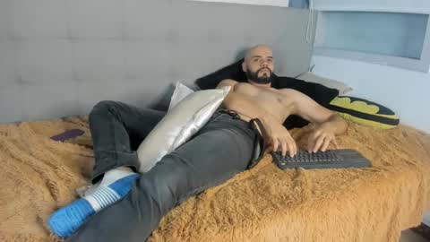 Snapshot of luke_diaz7 chatting on February 14, 2:28 am luke diaz7 online show from February 14, 2:28 am