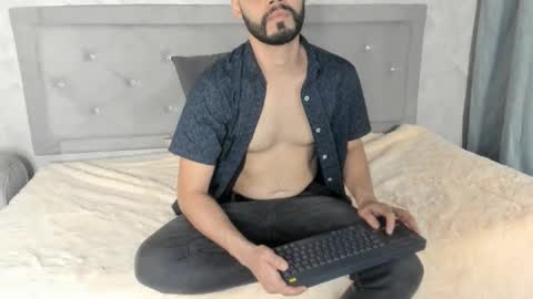 Snapshot of luke_diaz7 chatting on February 14, 11:31 pm luke diaz7 online show from February 14, 11:31 pm