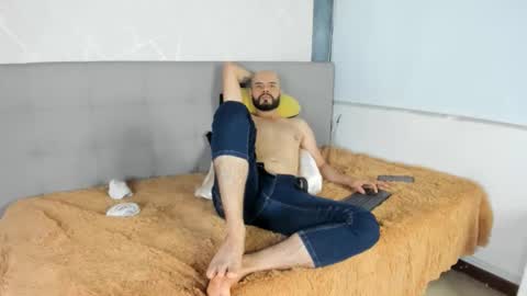 Snapshot of luke_diaz7 chatting on February 16, 12:30 am luke diaz7 online show from February 16, 12:30 am