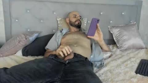 Snapshot of luke_diaz7 chatting on February 22, 2:39 am luke diaz7 online show from February 22, 2:39 am