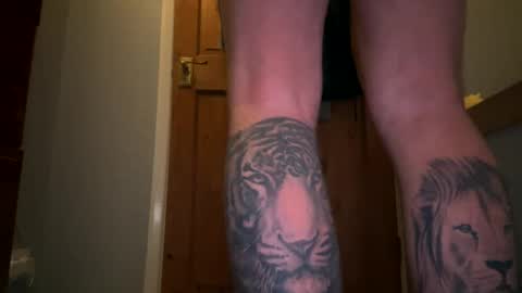 Snapshot of lukeeeeey96 chatting on February 5, 12:53 am lukeeeeey96 online show from February 5, 12:53 am