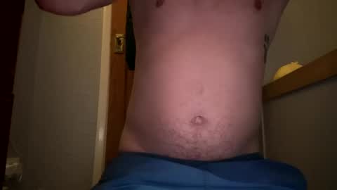 Snapshot of lukeeeeey96 chatting on February 5, 11:17 pm lukeeeeey96 online show from February 5, 11:17 pm