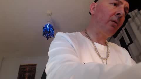 Snapshot of lukerondo chatting on March 22, 1:09 am lukerondo online show from March 22, 1:09 am