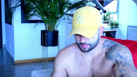 Lukhas f4f online show from April 22, 5:47 pm