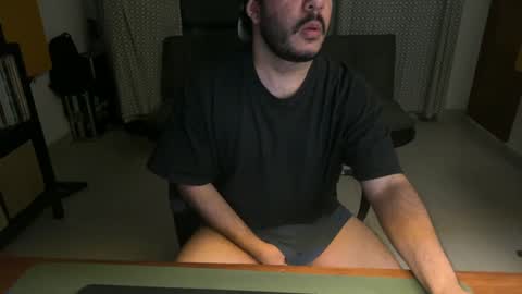 Snapshot of lukko33 chatting on February 8, 3:30 am lukko33 online show from February 8, 3:30 am