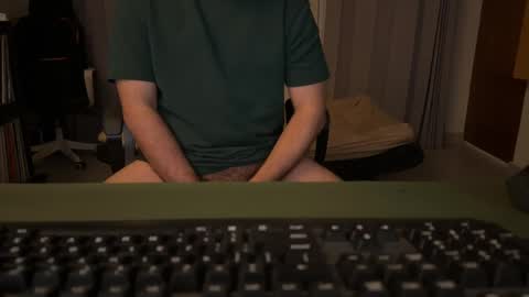 Snapshot of lukko33 chatting on December 18, 5:02 am lukko33 online show from December 18, 5:02 am