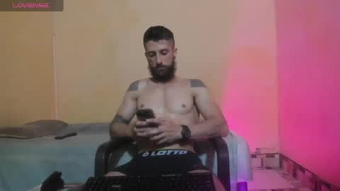 Snapshot of luky_boy chatting on July 30, 4:00 am luky boy online show from July 30, 4:00 am