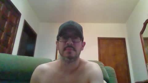 Snapshot of lukz88bigcock chatting on December 26, 9:58 pm Luke online show from December 26, 9:58 pm