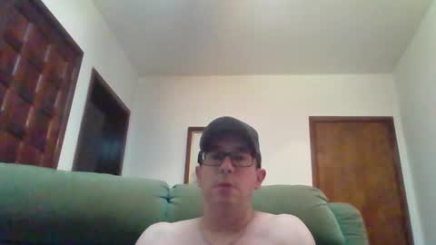 Snapshot of lukz88bigcock chatting on January 19, 12:38 am Luke online show from January 19, 12:38 am