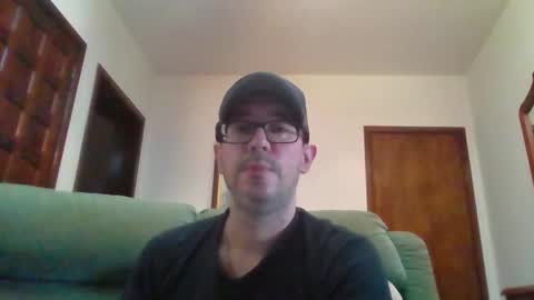 Snapshot of lukz88bigcock chatting on January 25, 9:14 pm Luke online show from January 25, 9:14 pm