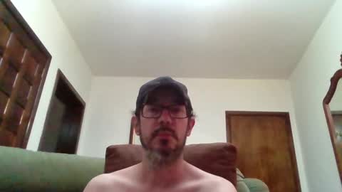 Snapshot of lukz88bigcock chatting on March 5, 2:07 am Luke online show from March 5, 2:07 am